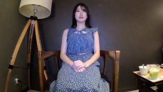 風情萬種的豐滿肉肉的美少婦熱舞舞動起來，職業白襯衣黑絲一步裙，大屁股想入菲菲